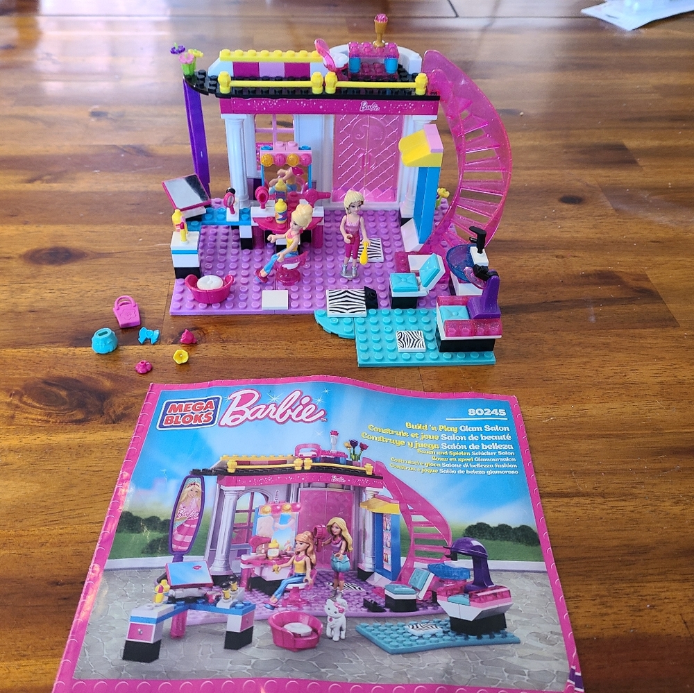 Barbie Mega Bloks 80245 Glam Salon set with Book